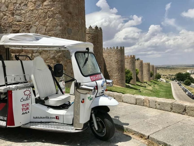 TOUR GUIADO EN TUK TUK POR AVILA 1 HORA - Meeting point on Calle San Segundo: start where the Wall begins