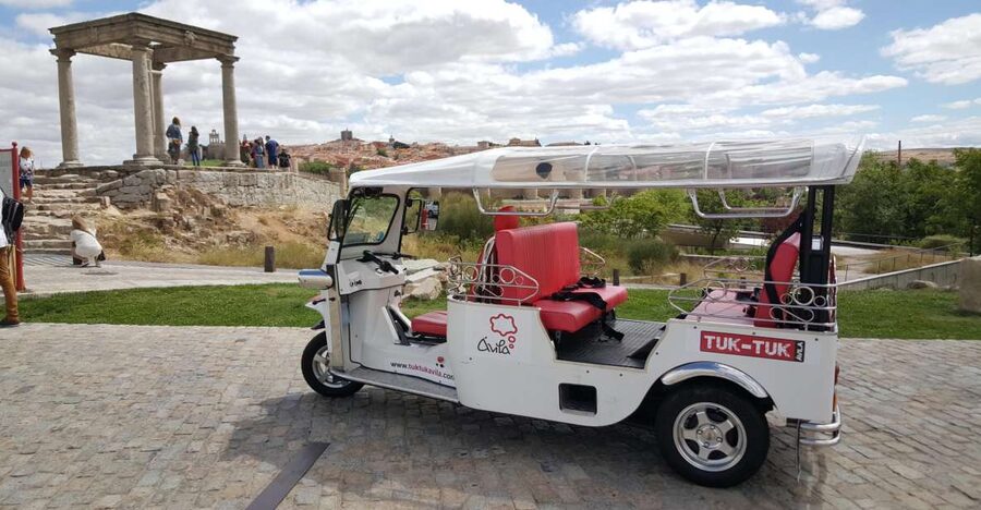 Tour Guiado En Tuk Tuk Recorre Avila De La Forma Mas Comoda - Tuk tuk ride basics: what the 35-minute loop is like