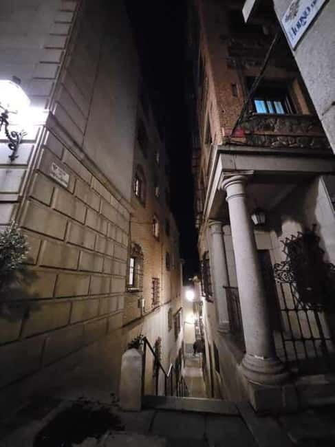 Tour Nocturno de Leyendas y Misterios con Subterráneo - Alcázar of Toledo: The High-Point Start