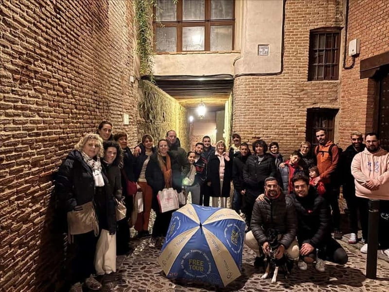 Tour Nocturno de Leyendas y Misterios con Subterráneo - Callejón del Diablo and Callejón del Infierno: The Alley Theater Moment