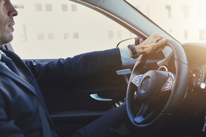 Transfer: Barajas Airport (MAD) to Madrid City Center - Key things that matter before you book
