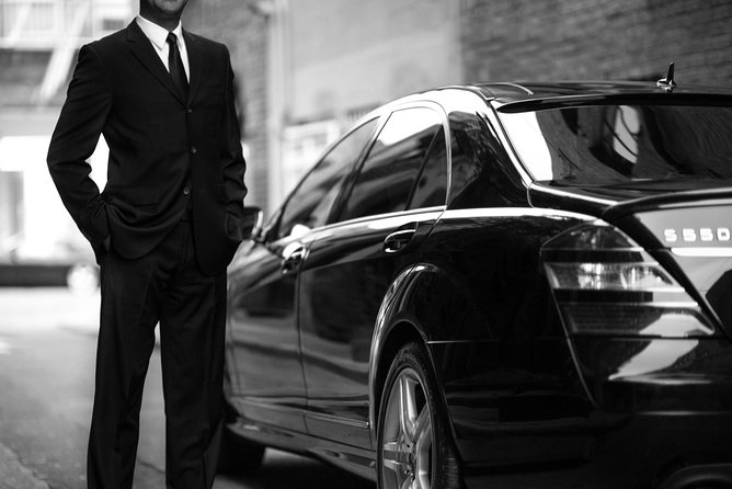 Transfers Madrid Airport to Madrid Center in Vans up to 7 Passengers - Luggage help and family-friendly extras you’ll actually use