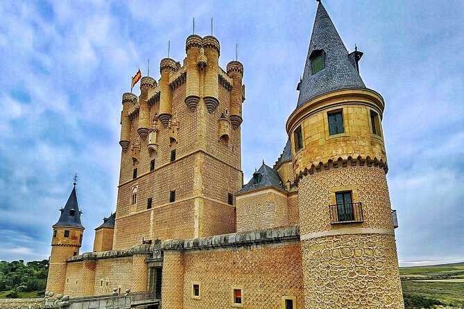 Travel through Segovia and Avila in a Small Group from Madrid - Segovia Cathedral: the Gothic Lady and a calmer pace inside