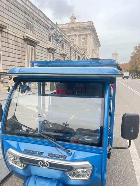 Tuktuk historical tour of Madrid 1 Hr in a fun and original way - Why this tuktuk style works so well for first-time Madrid