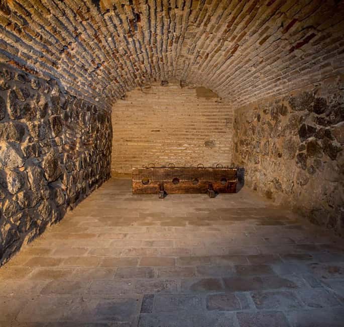 Underground Toledo: Roman baths, dungeons, and secrets beneath the city - Key highlights you’ll actually feel