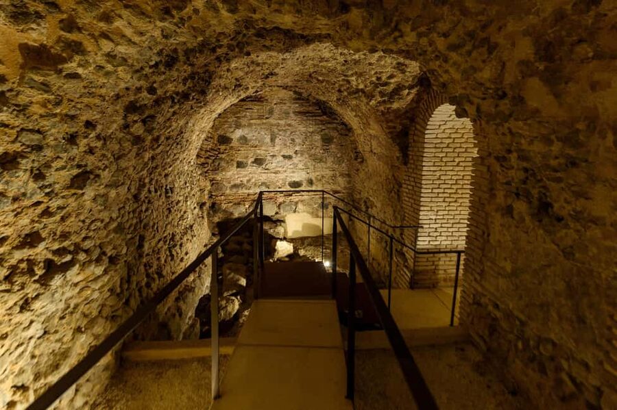 Underground Toledo: Roman baths, dungeons, and secrets beneath the city - How the tour works: key access, not a typical open-to-the-public crawl