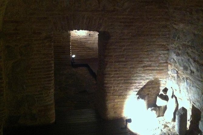 Underground Visit - Cenizal bath: an 11th-century Arab hammam under the street