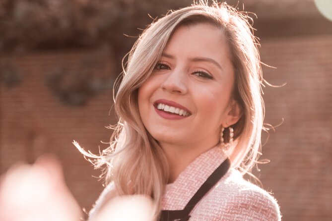 Vacation photographer. Madrid Photo Shoot. Take home more than just a selfie! - Price and Logistics: What You’re Actually Getting for $167.76