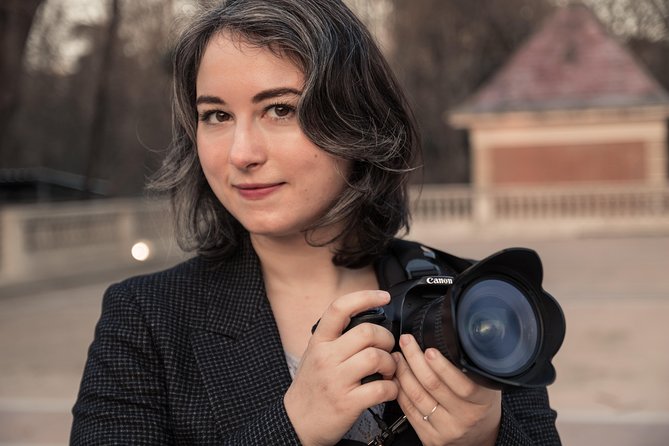 Vacation photographer. Madrid Photo Shoot. Take home more than just a selfie! - Where You’ll Stop: Retiro to Plaza Mayor (and Why Each Works)