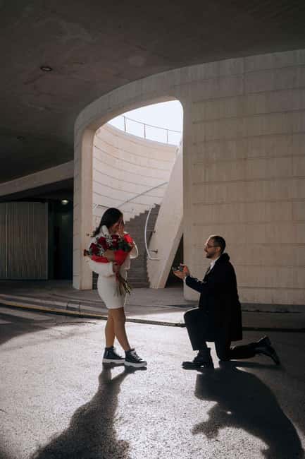 Valencia Private Photoshoot - Language, Group Size, and the Human Factor (Why People Relax)