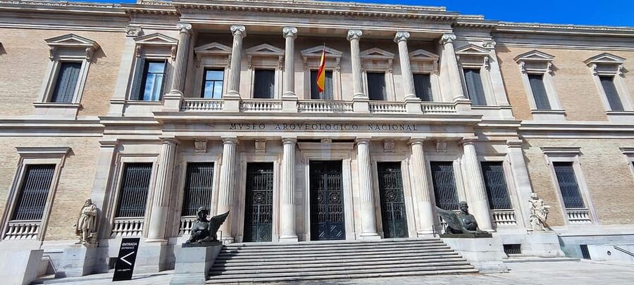 Visit the National Archaeological Museum in Madrid - 10,000 years in one building: how the museum’s story is organized