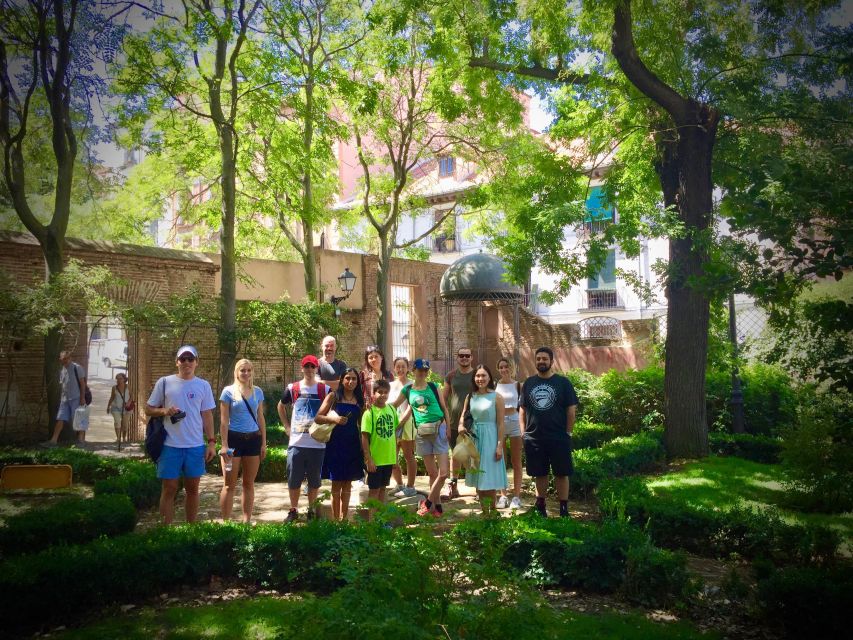 Walking Tour Madrid +Pintxo +Drink - Almudena Cathedral and Plaza de la Paja: where the walk gets more local